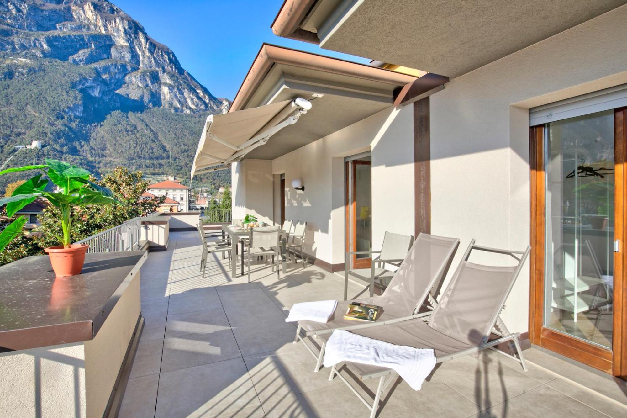 Antares150M From The Lake - Happy Rentals Riva del Garda Dış mekan fotoğraf