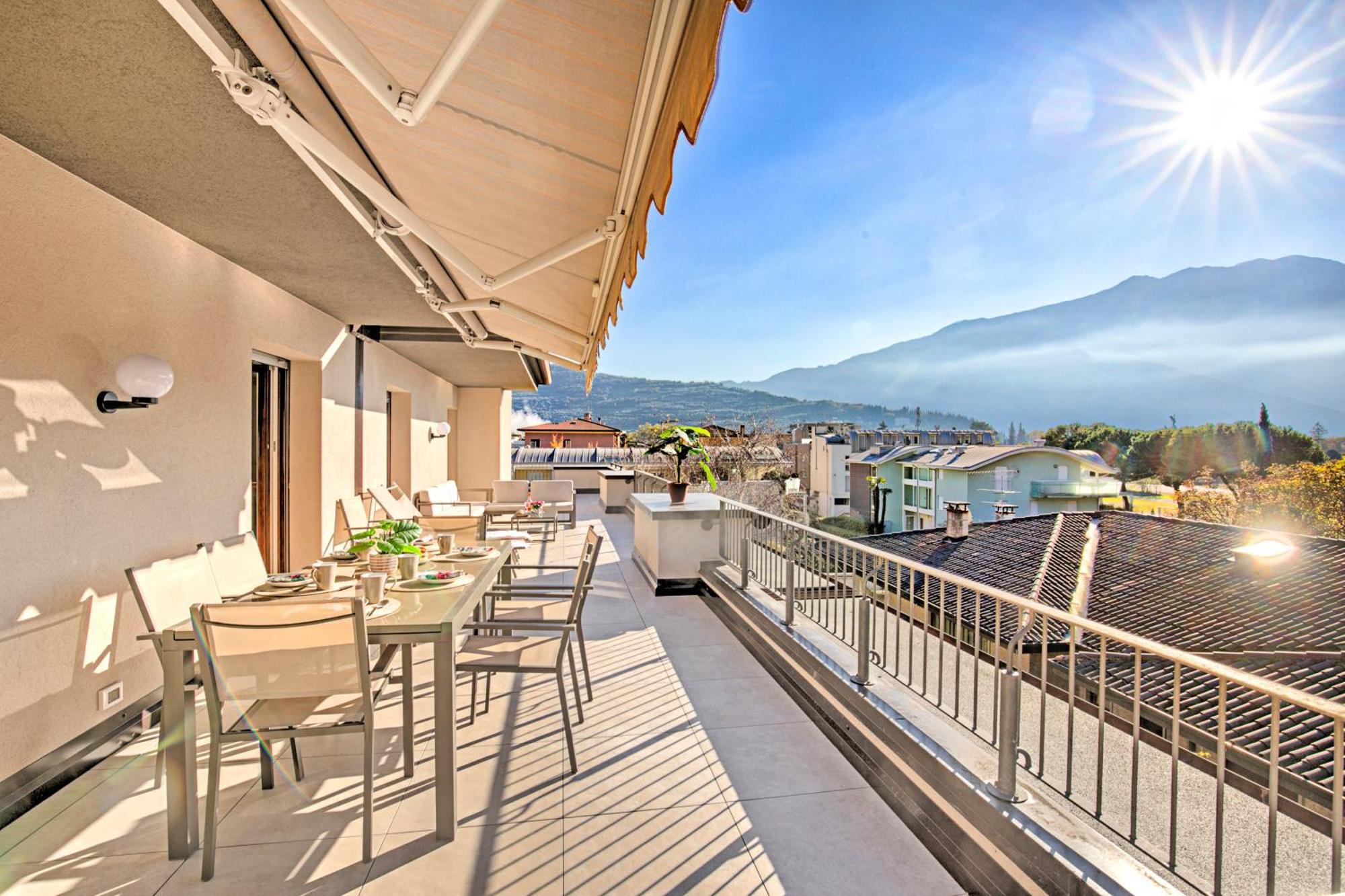 Antares150M From The Lake - Happy Rentals Riva del Garda Dış mekan fotoğraf